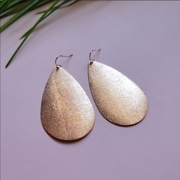 Rose Gold drop earrings - Picture 3 of 3